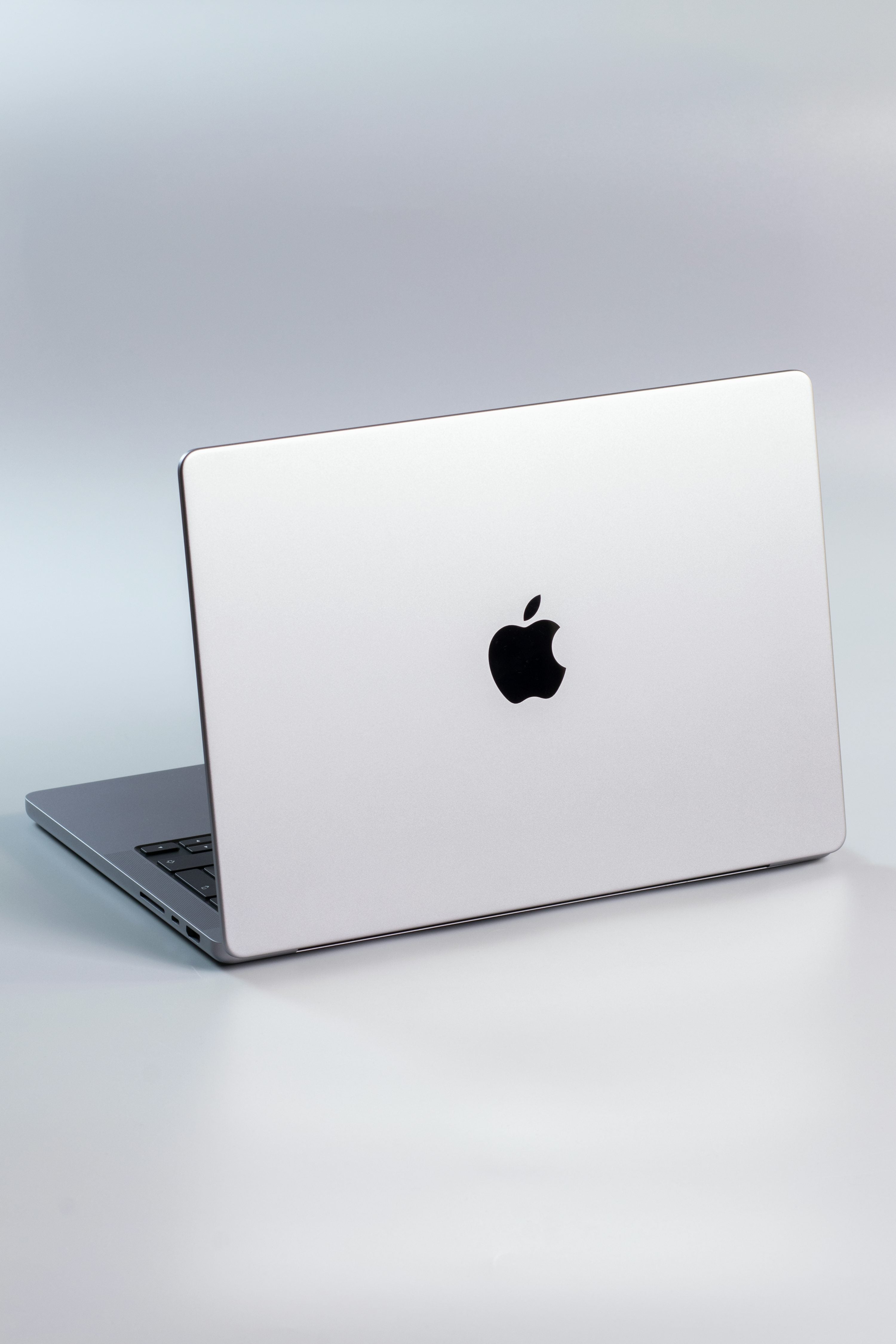 Apple MacBook Air 13 Gold - vue lifestyle